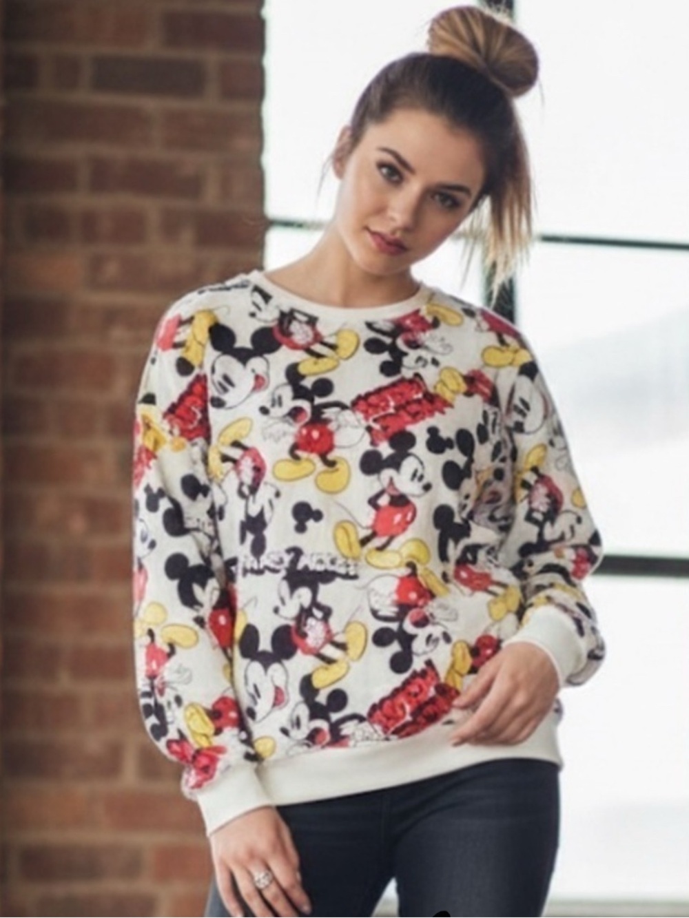 🌸 Disney White Mickey Mouse Allover Print Crewneck Sweatshirt